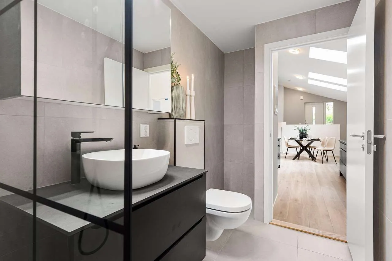 Bathroom Decor Ideas: Stylish Small Space Tips